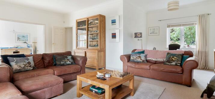 Top 10 Airbnb Vacation Rentals In Porthcurno, UK