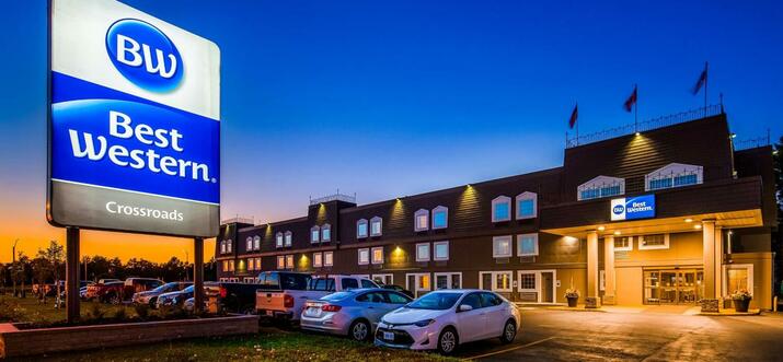 thunder bay hotels with airport shuttle