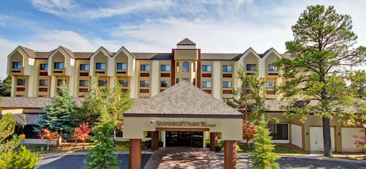 flagstaff airport hotels with shuttle