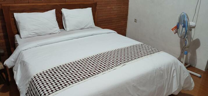 10 Best Homestays Near Kaliangkrik, Indonesia