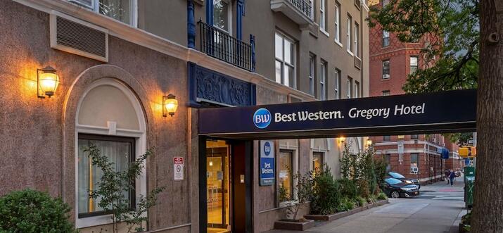 hotels in brooklyn ny with free breakfast