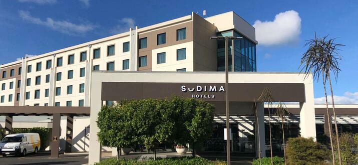 hotel in mangere