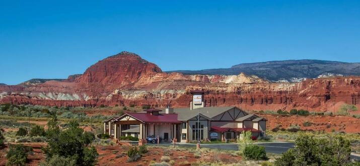 hotels with balcony in utah