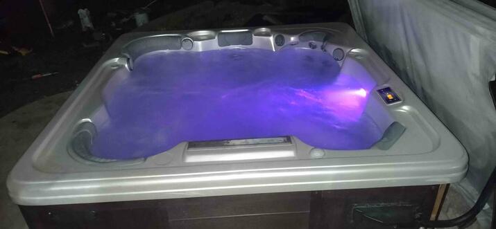 10 Handpicked Hotels With Hot Tub Near Orland Park, Illinois