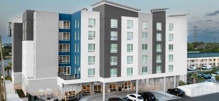 hotels with free breakfast in clearwater