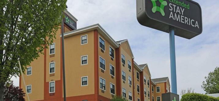 plymouth meeting pa hotels with free breakfast