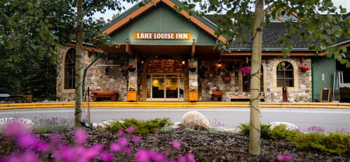 Top 10 Hotels With Kitchenette In Lake Louise, Canada