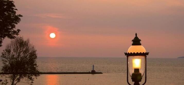 historic hotels in petoskey mi