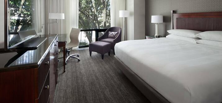 dulles va hotels with airport shuttle
