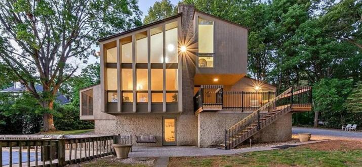 Top 10 Airbnb Vacation Rentals Near High Rock Lake, USA