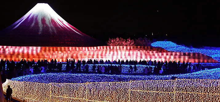 A world of illusions where even cultural heritages shine! Nabana no Sato's winter illuminations