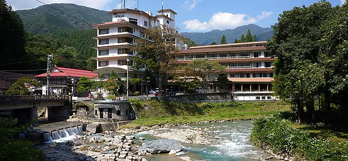Round-Trip Bus Pick-Up: 7 Hot Spring Inns Around Tokyo