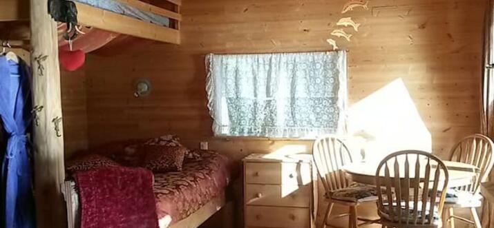 airbnb Hemlock Valley