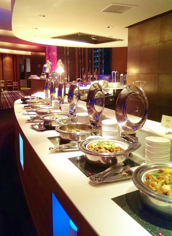 niseko northern resort annupuri in hokkaido | the dinner buffet