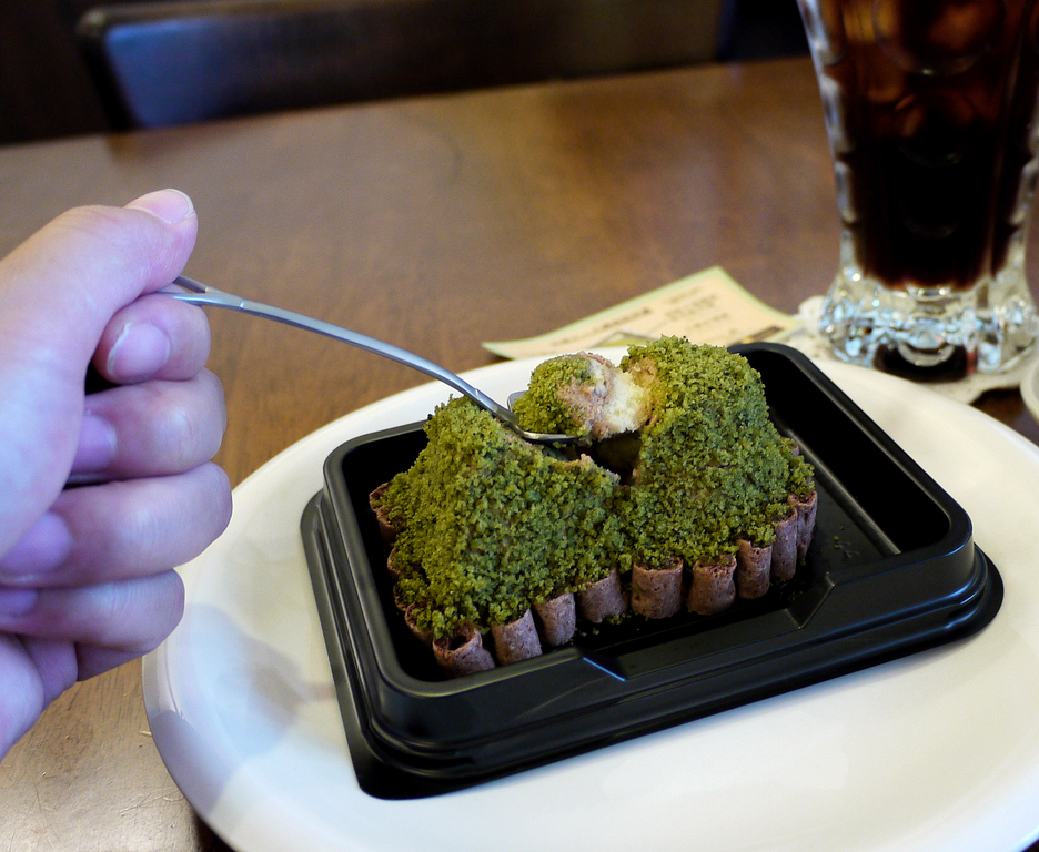where to eat kofun cake in nara | scoop and eat!
