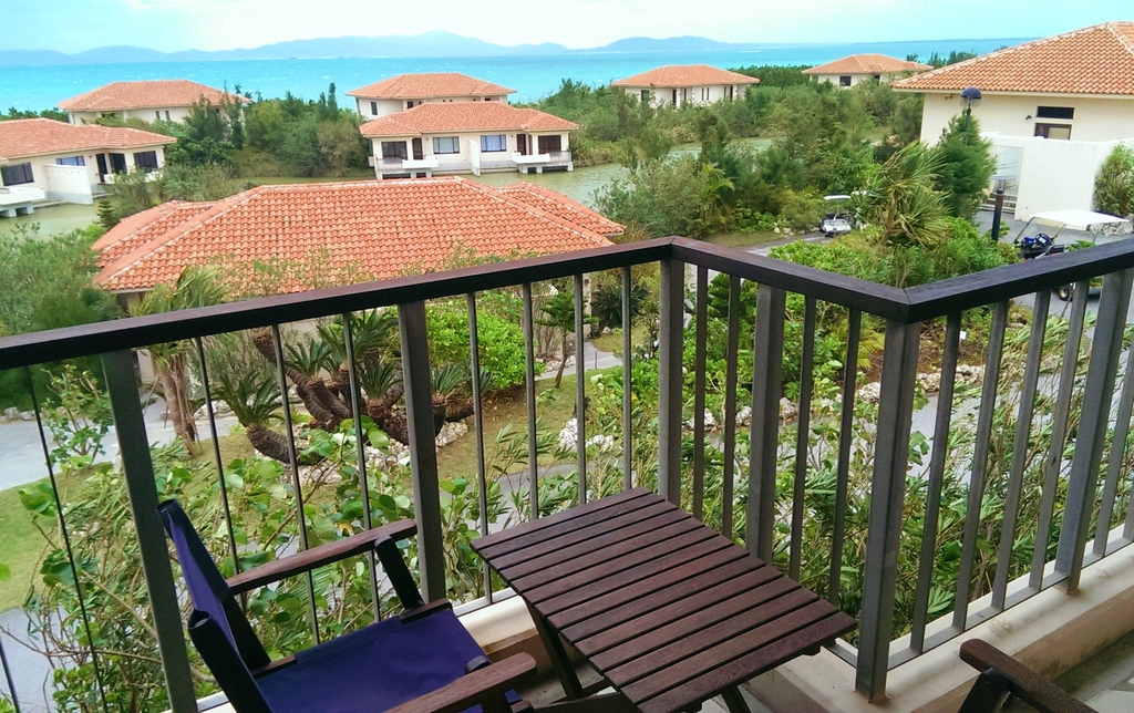 luxury resorts in iriomotejima | you can watch the ocean endlessly from the room's balcony