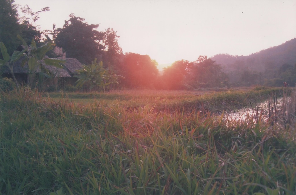 resorts in mae hong son | admiring the charming sunset over the mountains