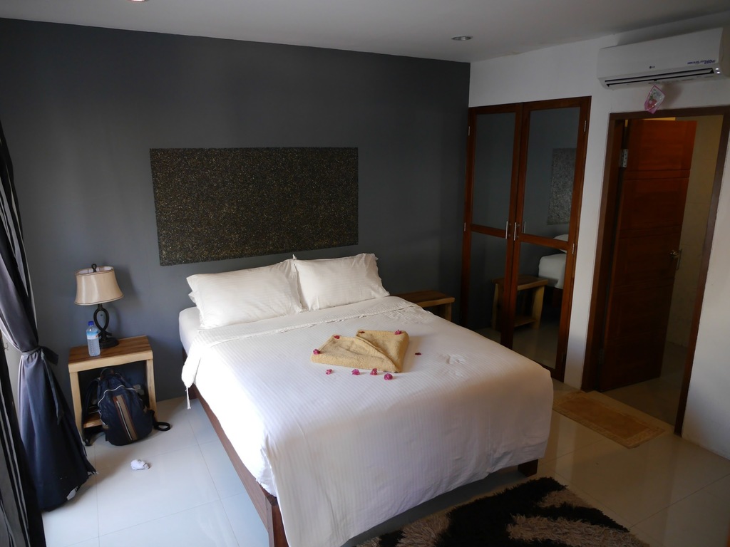 where to stay in gili trawangan | rooms not fit for a fiesta, but definitely right for a siesta