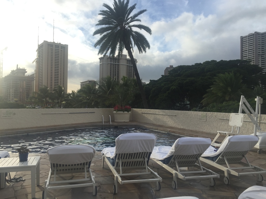 historic hotels in waikiki beach | make your style comfortable in condominium style
