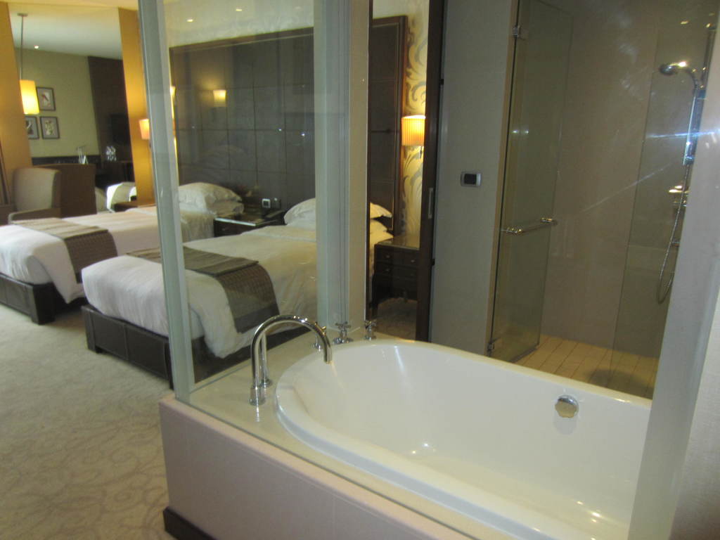 hotels in bangkok pullman bangkok grande sukhumvit | relax in the roomy bathroom