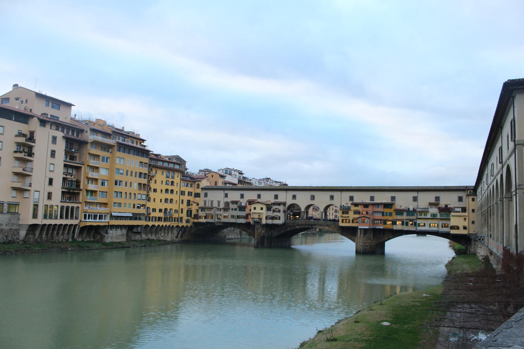 things to do in florence, italy | the oldest bridge in florence