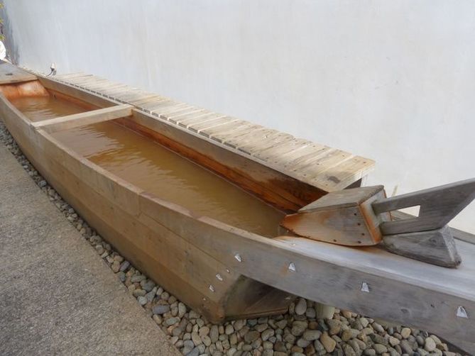 onsens for women in gifu | a free foot bath shaped like a cormorant ship
