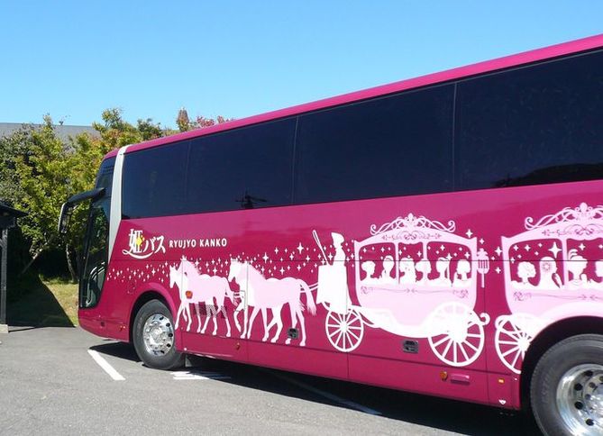the female-only hime-bus is like a dream come true!