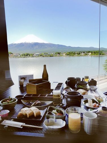 onsens in fujikawaguchiko | feasting on gourmet while viewing mt. fuji