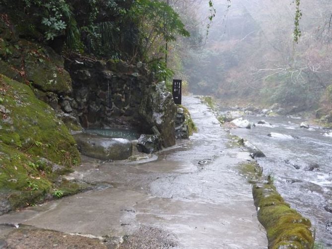onsens in izu peninsula | and some like it cold
