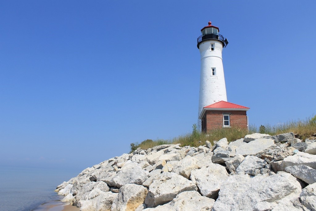 The tower overlooking Lake Superior on a bright but hazy day.	