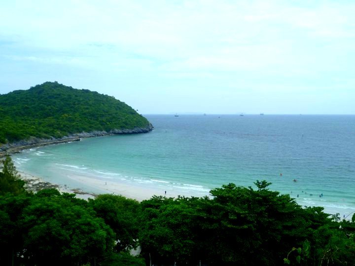 things to do in ko si chang island | chill out on quiet sandy beaches