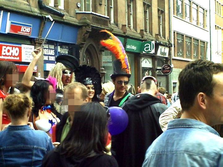 festivals in liverpool | dress for the theme!