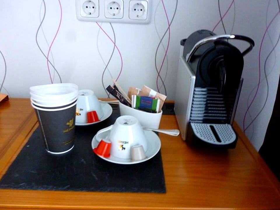 hotels in in berlin | free tea and coffee making facilities