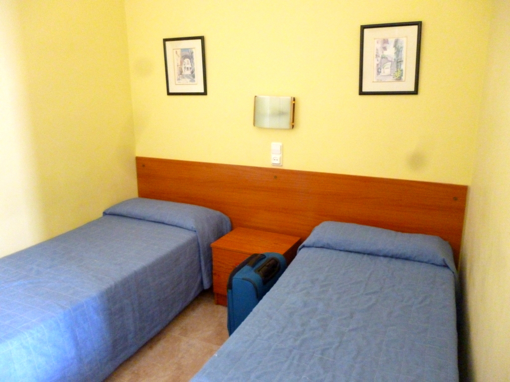 hostels in sants-montjuic | a choice of rooms to suit different group sizes
