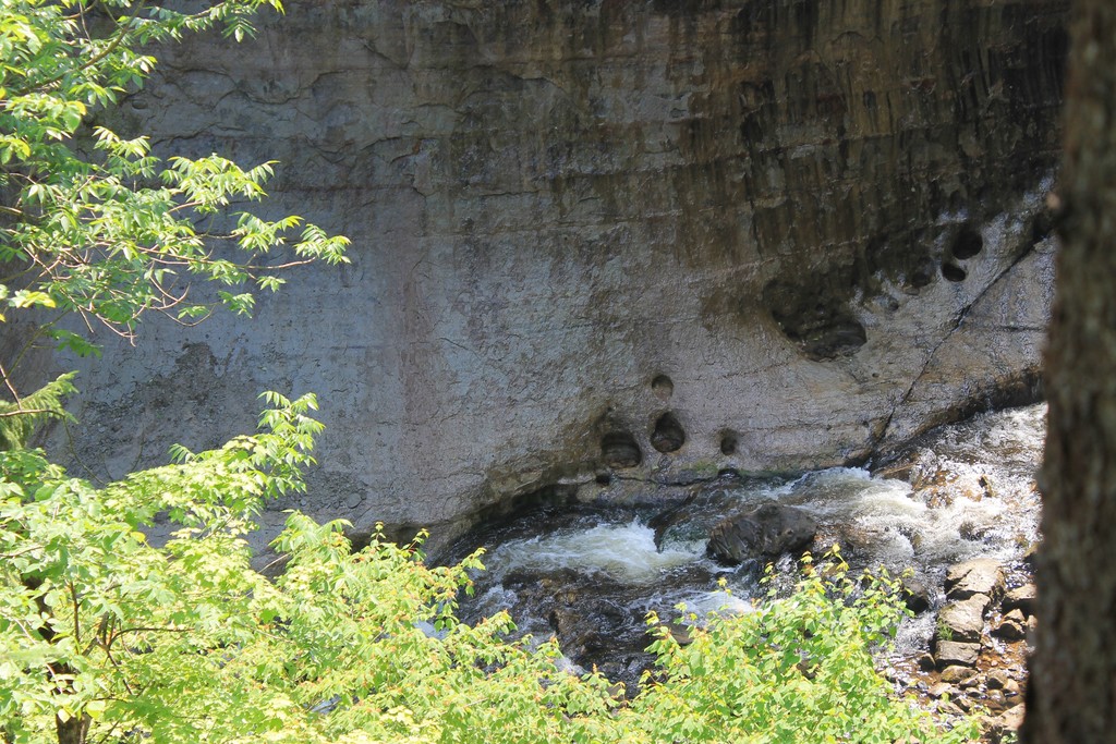 The wall of Miners Basin.