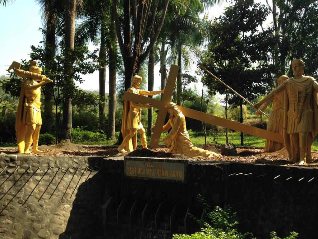 famous landmarks in kediri | via dolorosa