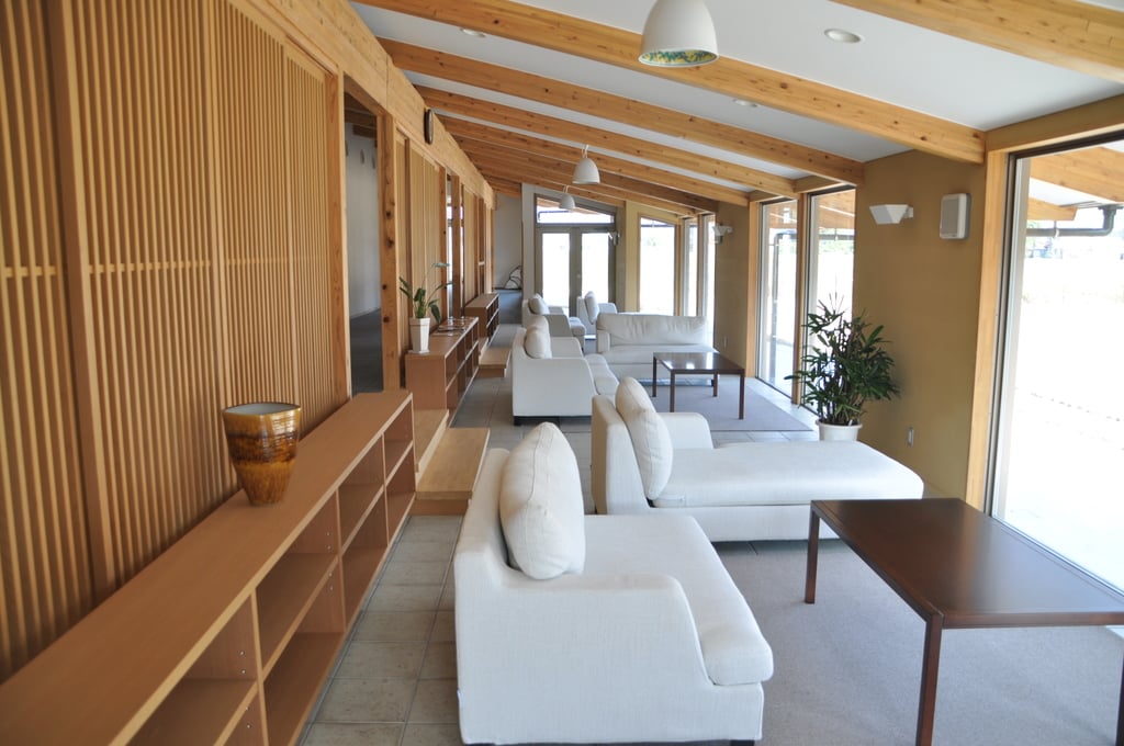 cheap hotels in komatsu | even the lampshades are kutani ware at this bright guest only lobby!