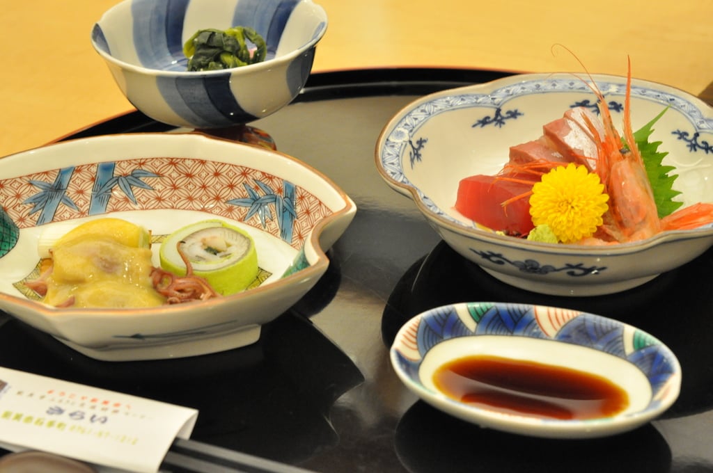 the highlight of this trip is the meal that comes in kutani ware!