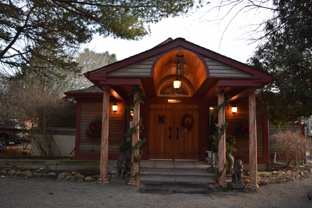 Exterior of Maugle Sierra Vineyards