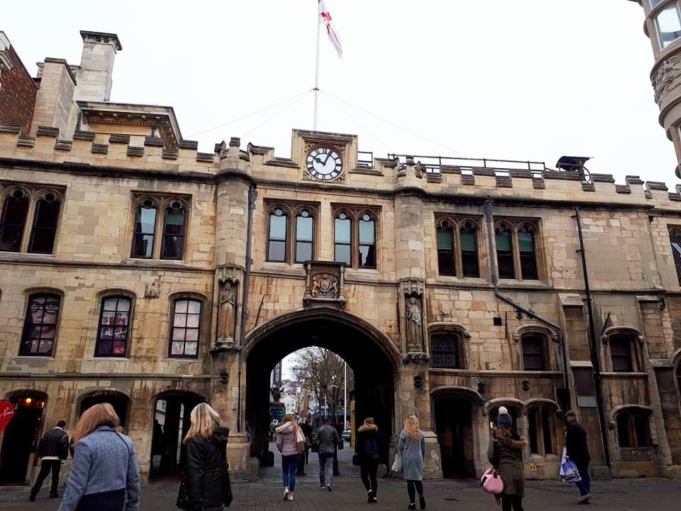 shopping in in lincoln | check-out the glorious lincoln guildhall