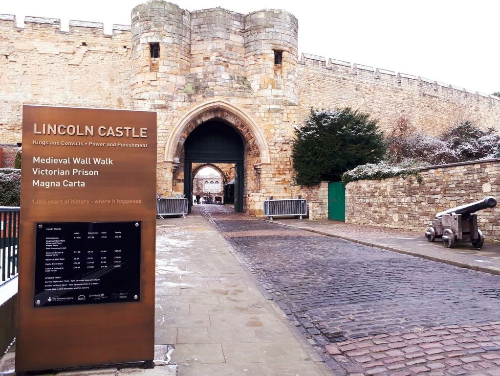 lincoln castle and cathedral