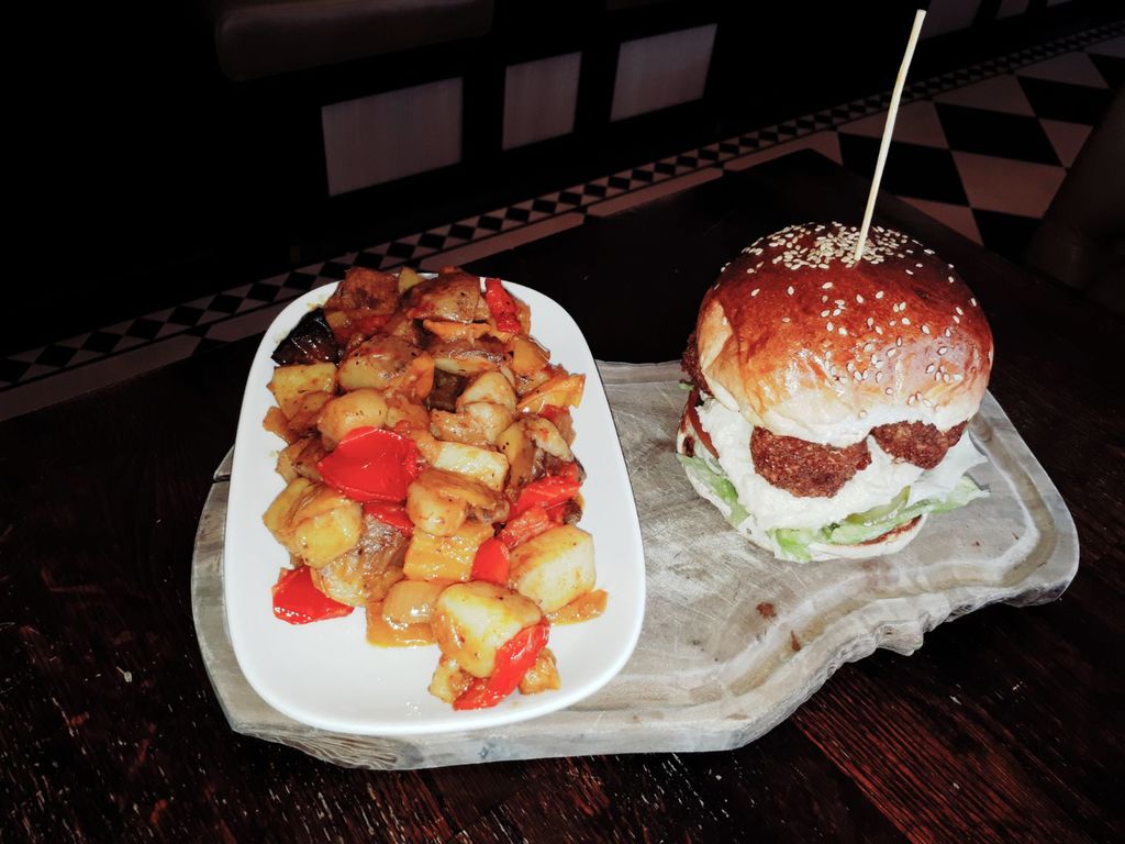food to try in london england | breakfast, brunch, lunch or dinner options available