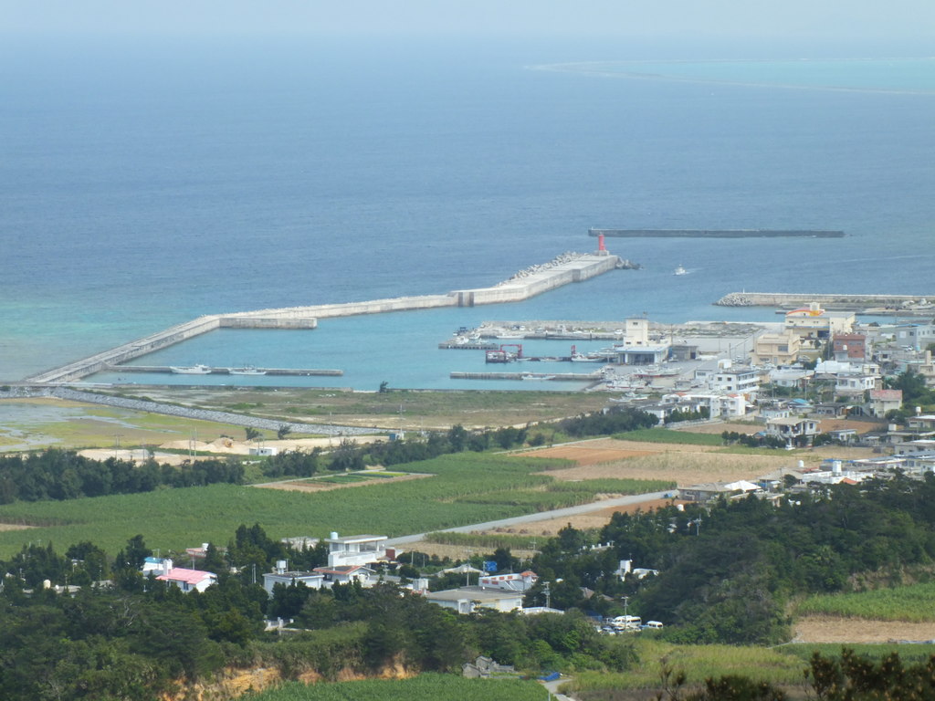 Tounnahajou-Kumejima, Okinawa（登武那覇城からみる奥武島、はての浜）DSCF6539
