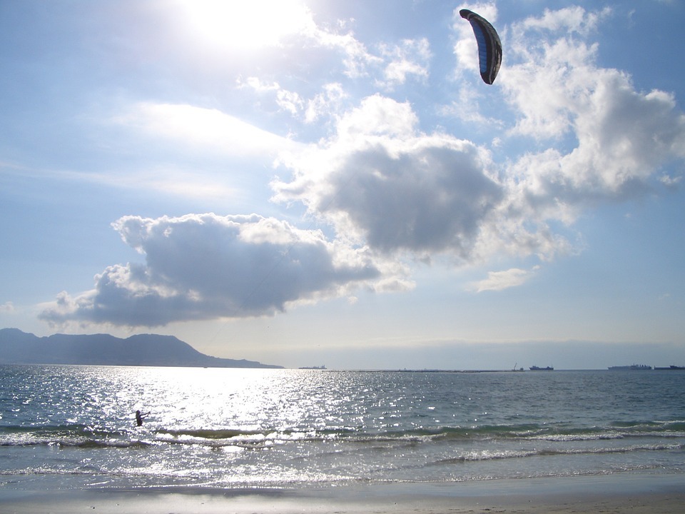 Tarifa kite surfing