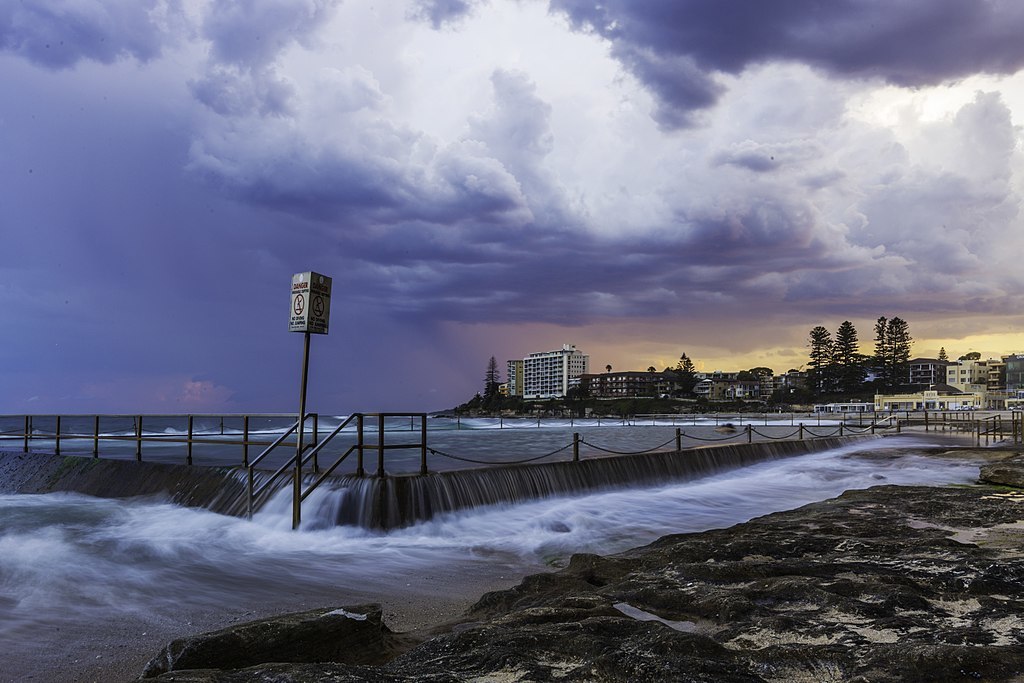 Cronulla Beach Rock Pool - panoramio
