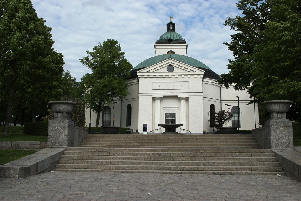 Hämeenlinnan kirkko. Julkisivu torille