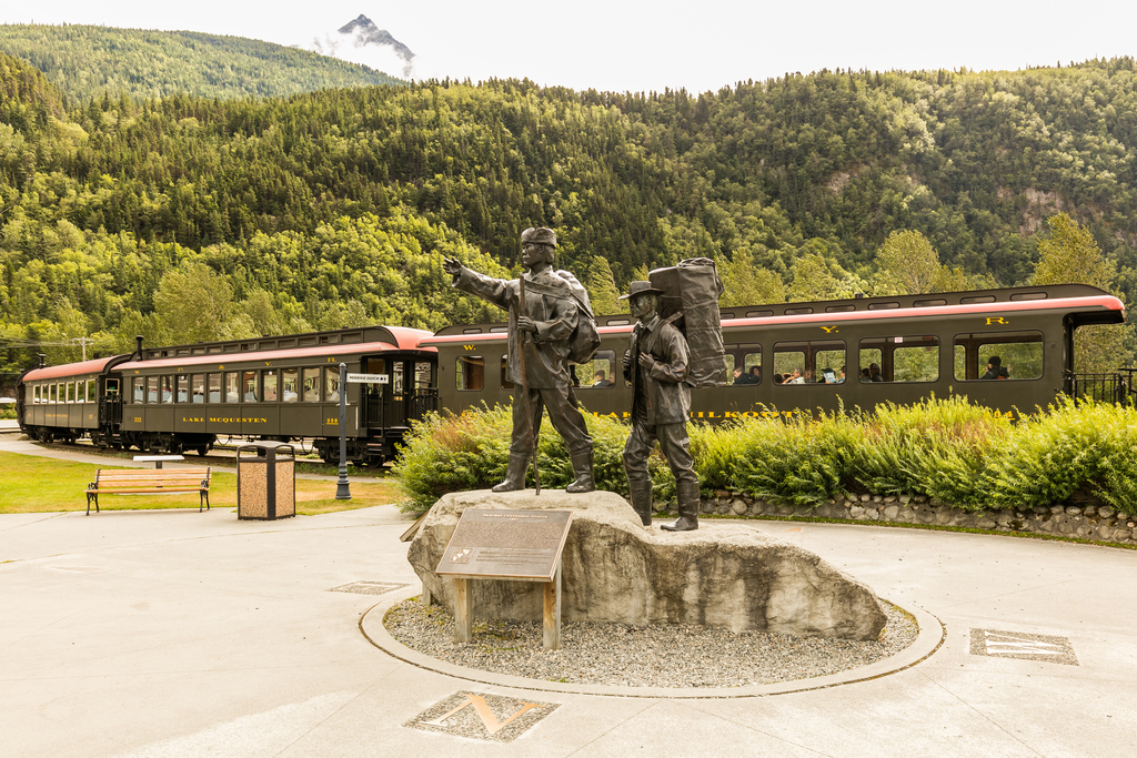 Monumento centenario, Skagway, Alaska, Estados Unidos, 2017-08-18, DD 49
