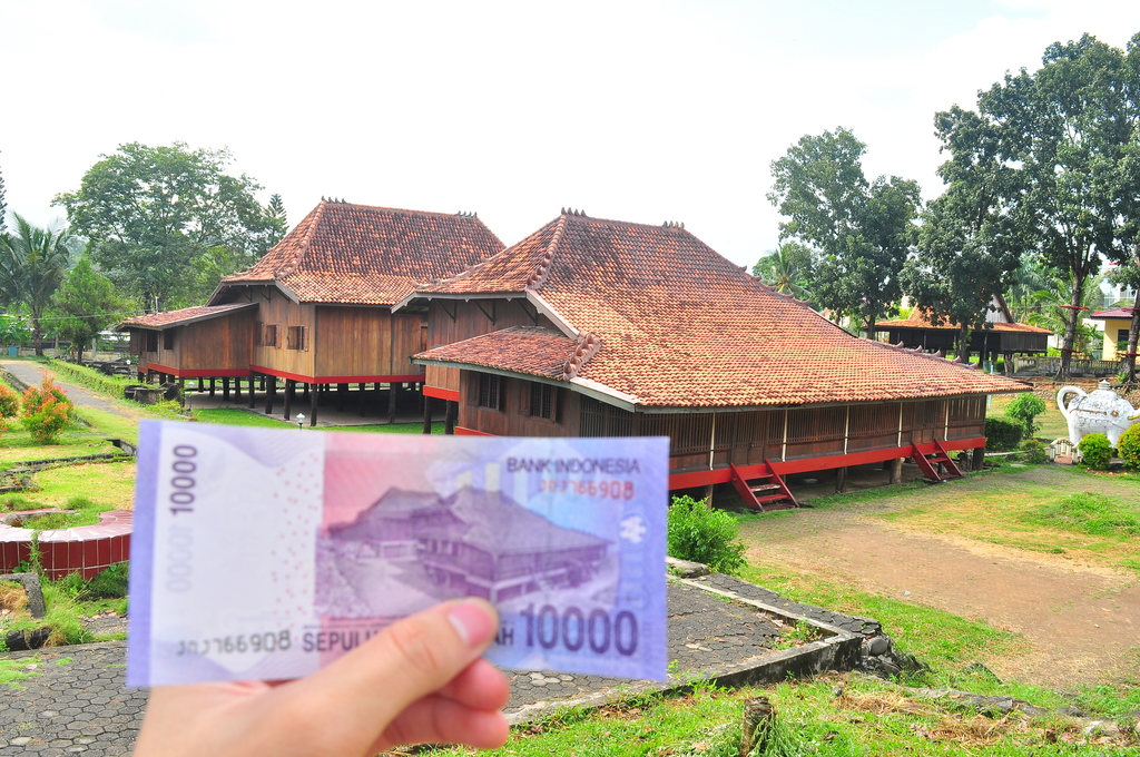 Rumah Limas of IDR 10000 banknote