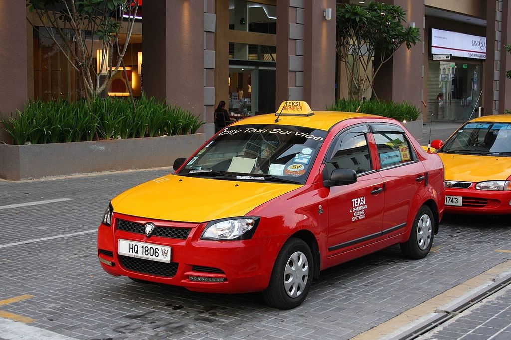 Taxi in Kuching 01