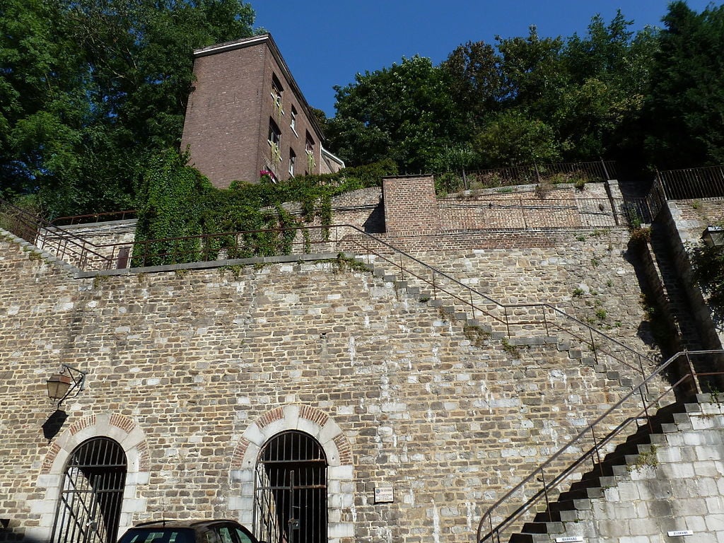 LIEGE les Coteaux de la Citadelle - derrière Musée de la Vie Wallonne (4-2013)